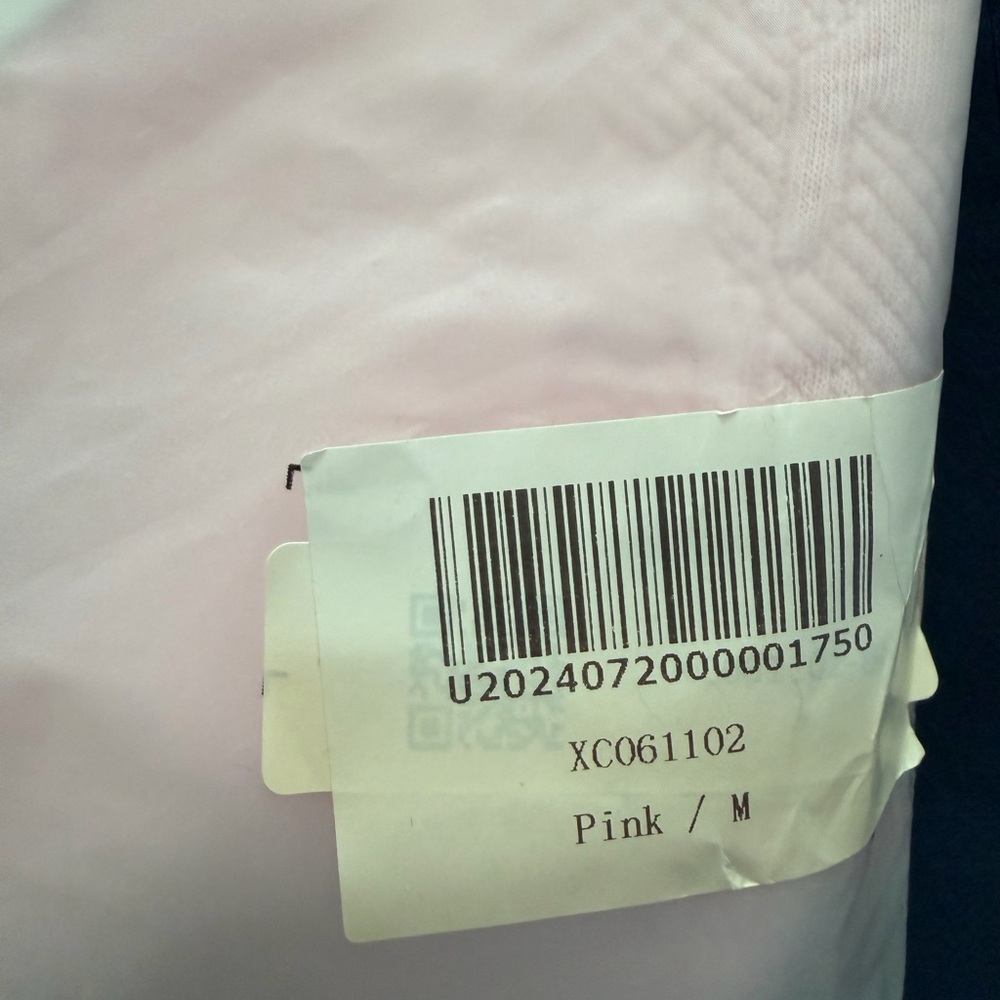 NWT Soft Pink Two-Piece Textured Travel Set - Short Sleeve,Wide Leg Ankle Pant - Picture 12 of 13